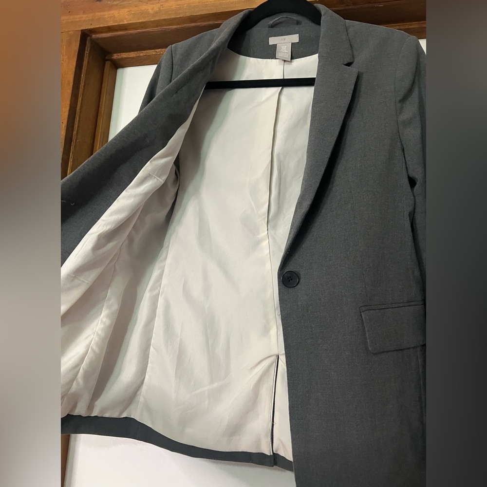 H&M Gray Blazer with Notched Lapels, Sz. XS Women’s Teen Juniors - Picture 2 of 12